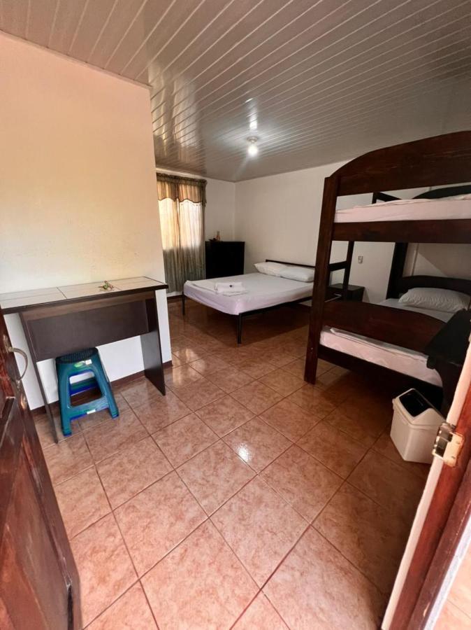 Cabinas Playa Bandera Bed & Breakfast Parrita Eksteriør bilde