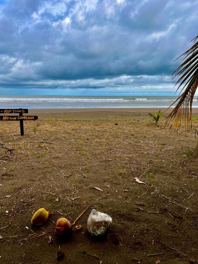 Cabinas Playa Bandera Bed & Breakfast Parrita Eksteriør bilde